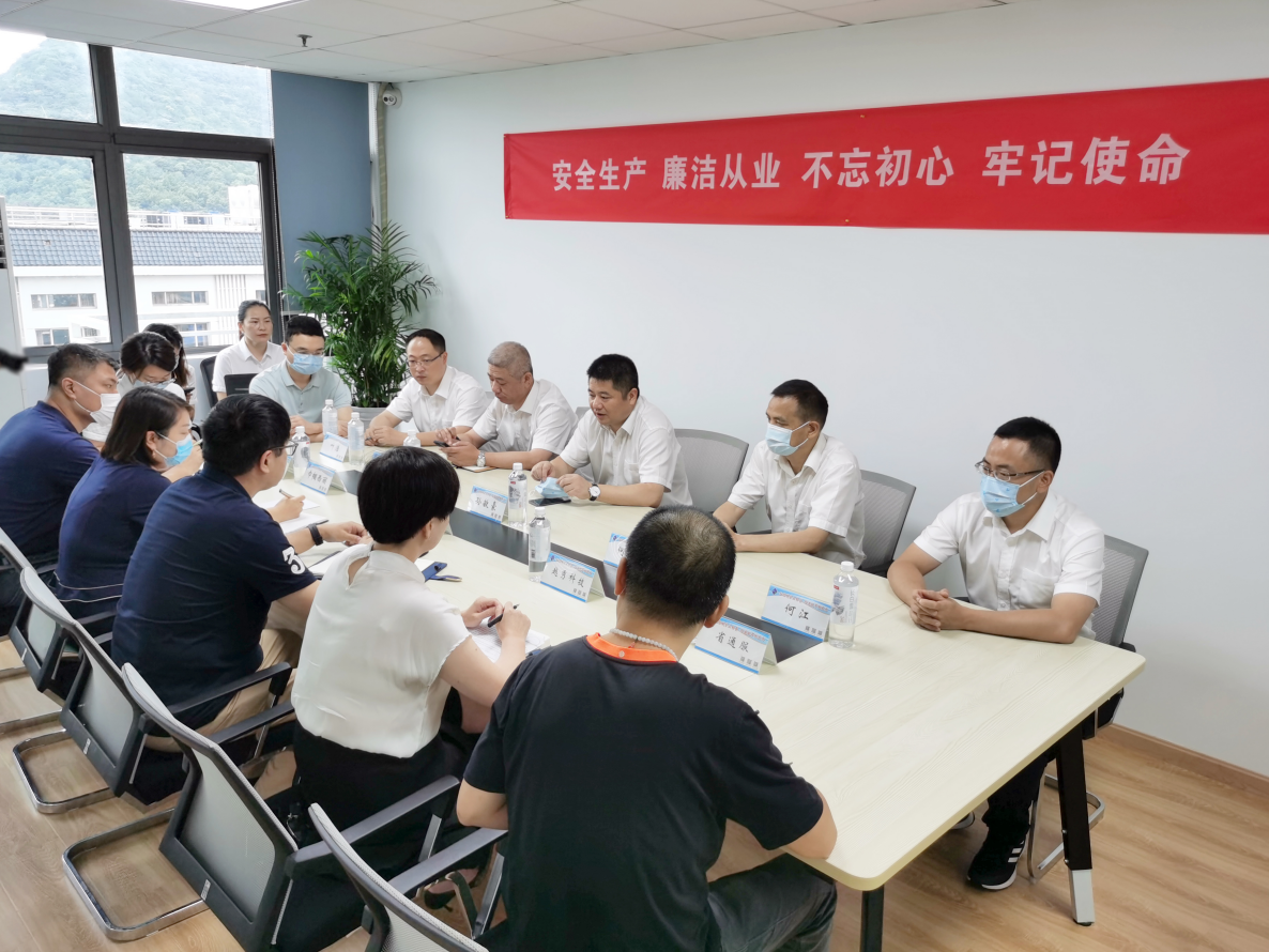 深入基層 | 市城管局領導夏日慰問到一線(圖2)