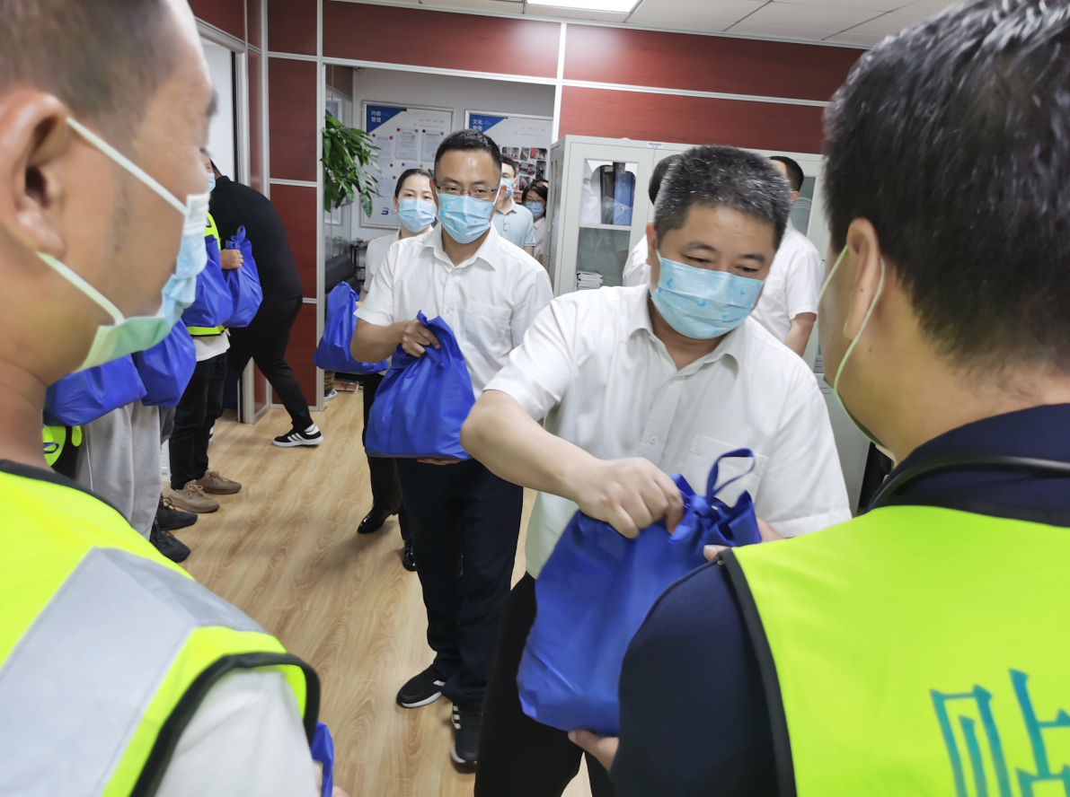 深入基層 | 市城管局領導夏日慰問到一線(圖5)